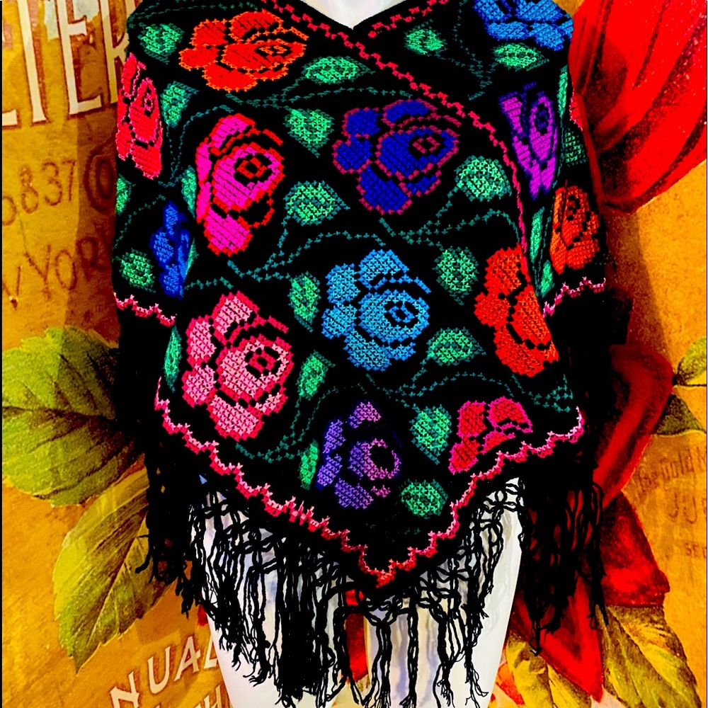 Floral Embroidered Shawl/Mañanita 💐